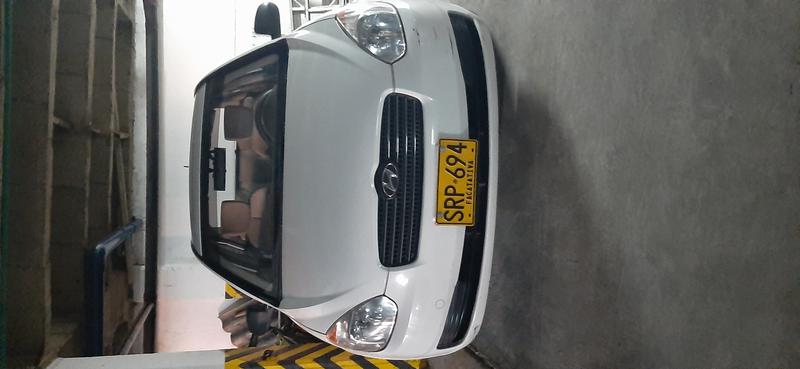 Hyundai Accent • 2011 • 178,000 km 4