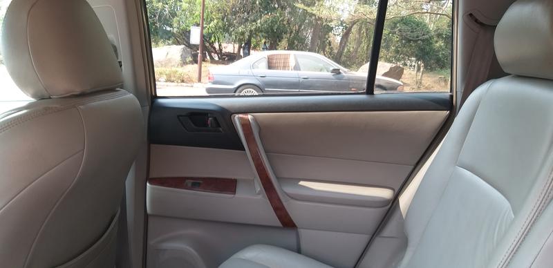 Toyota Highlander • 2009 • 114,000 km 8