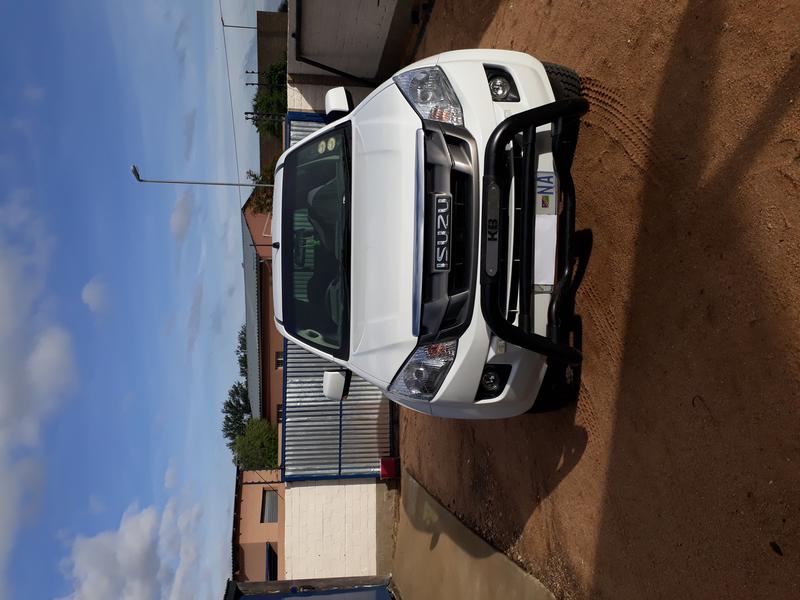 Isuzu MU-X • 2017 • 27,000 km 2