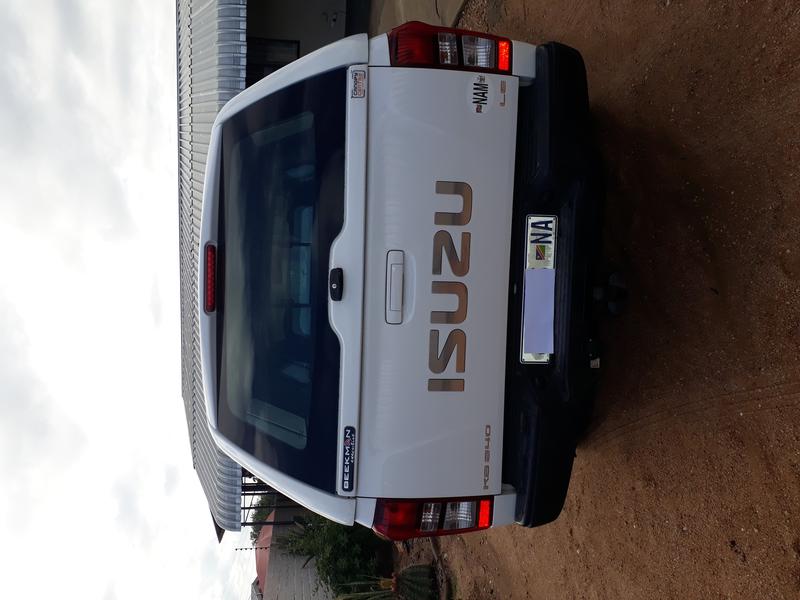 Isuzu MU-X • 2017 • 27,000 km 3