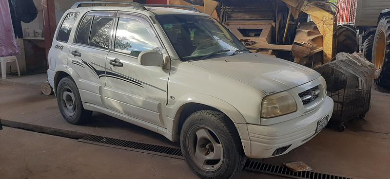 Suzuki Vitara • 1999 • 180,000 km 2