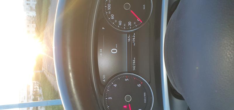 Volkswagen Touareg • 2012 • 14,200 km 2