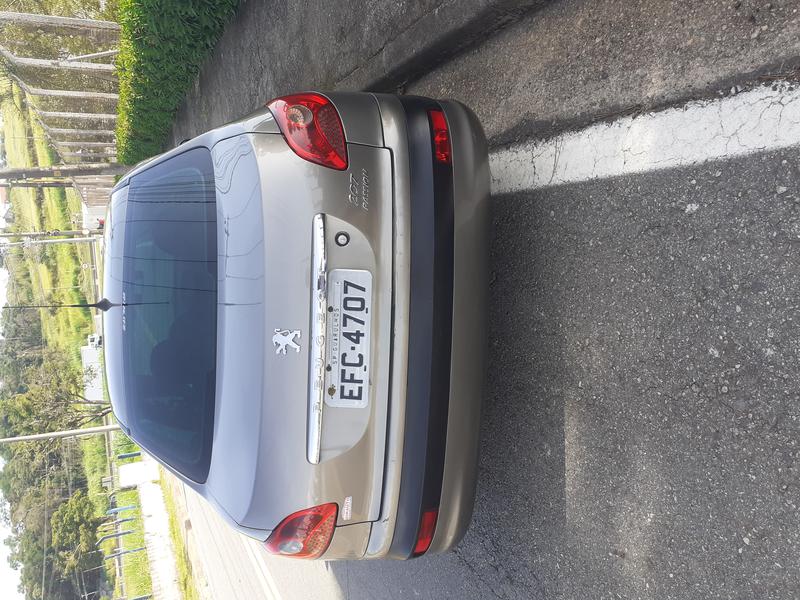 Peugeot 207 • 2010 • 190,000 km 5