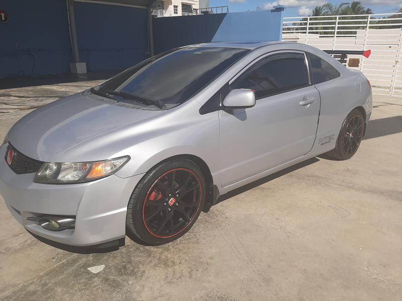Honda Civic • 2010 • 10,000 km 3