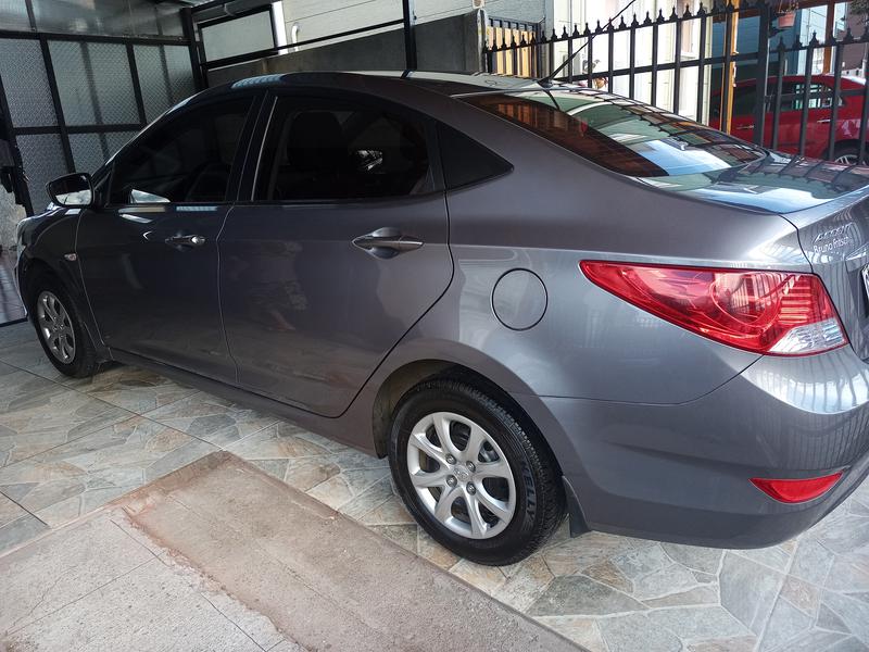 Hyundai Accent • 2014 • 72,400 km 4