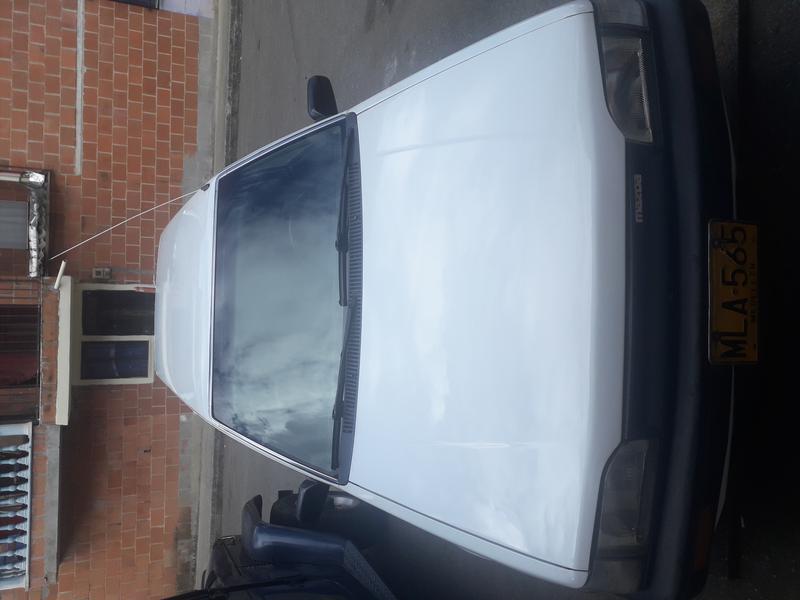 Mazda 323 • 1989 • 250,000 km 4