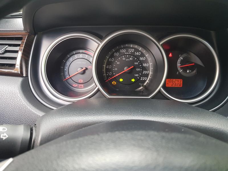 Nissan Tiida • 2011 • 106,000 km 3