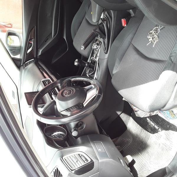 Mazda 3 • 2016 • 25,868 km 2