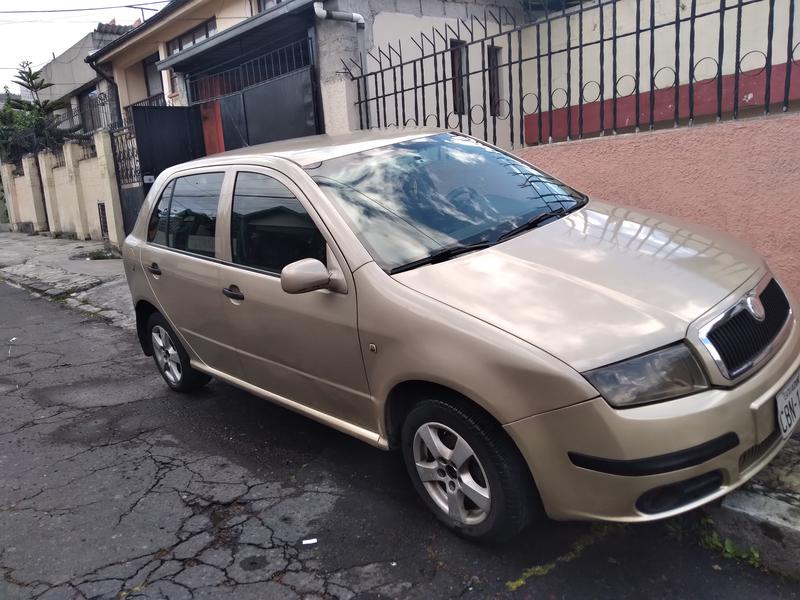 Škoda  • 2006 • 173,000 km 3