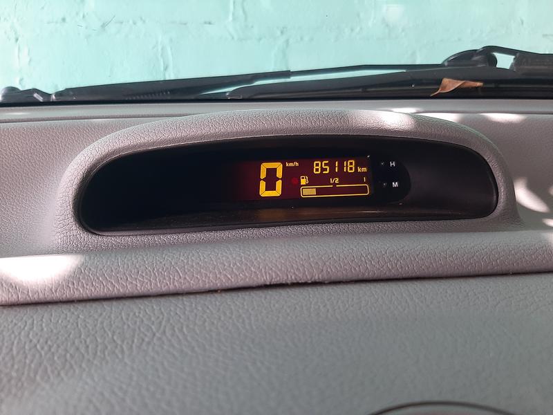 Renault Twingo • 2011 • 85,500 km 5