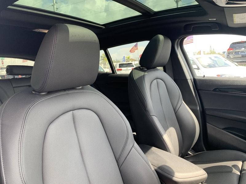 BMW  • 2019 • 7,662 km 19