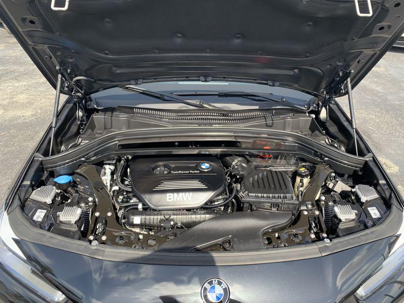 BMW  • 2019 • 7,662 km 18