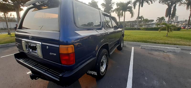 Toyota 4-Runner • 1994 • 285,000 km 1