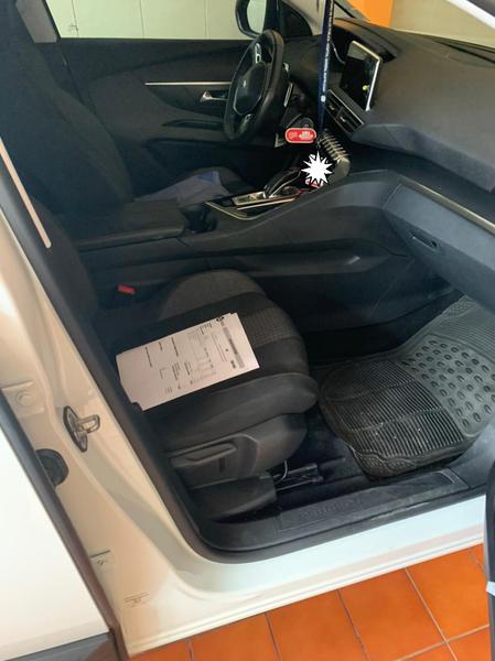 Peugeot 308 • 2019 • 53,000 km 3