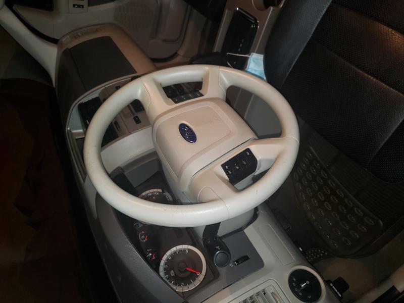 Ford Escape • 2009 • 161,421 km 5