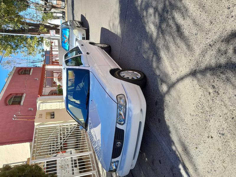 Nissan  • 2009 • 375,000 km 4