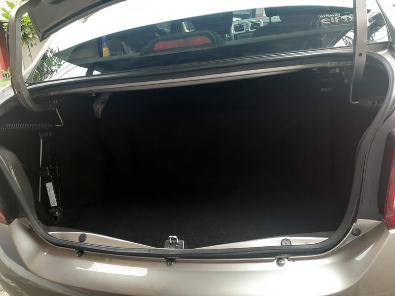 Renault Logan • 2017 • 106,155 km 11