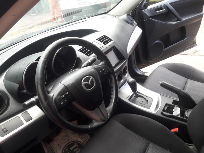 Mazda 3 • 2010 • 90,000 km 1
