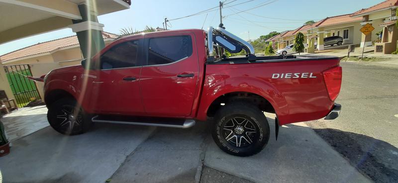 Nissan NP300 Pickup • 2017 • 80,000 km 1