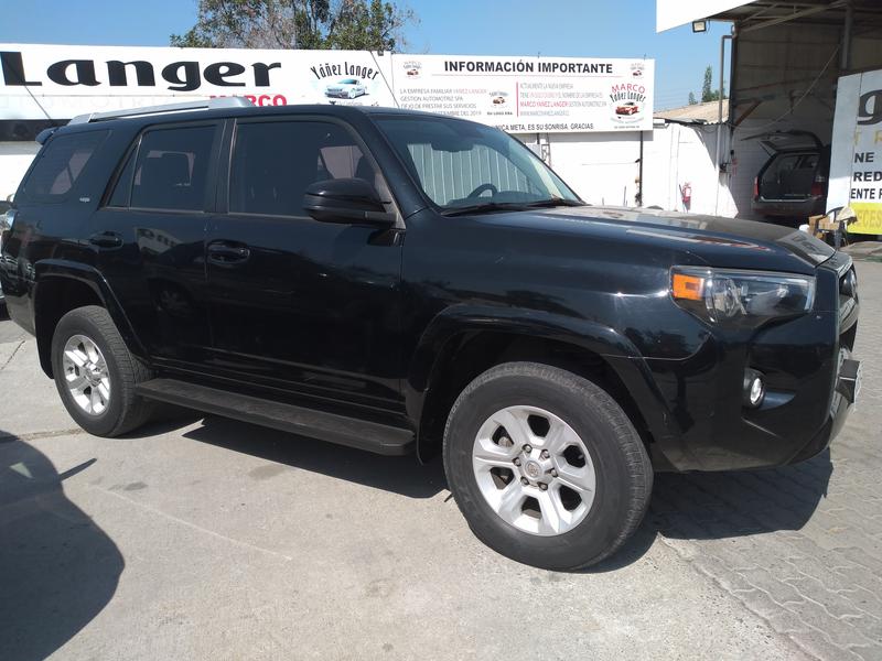 Toyota 4-Runner • 2015 • 80,000 km 2