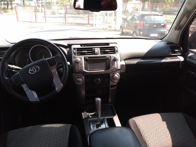 Toyota 4-Runner • 2015 • 80,000 km 4