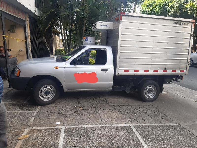 Nissan Frontier • 2012 • 332,000 km 2