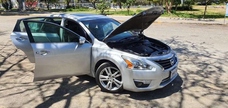 Nissan Altima • 2013 • 77,000 km 11