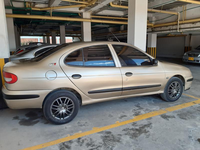 Renault Mégane • 2002 • 209 km 6