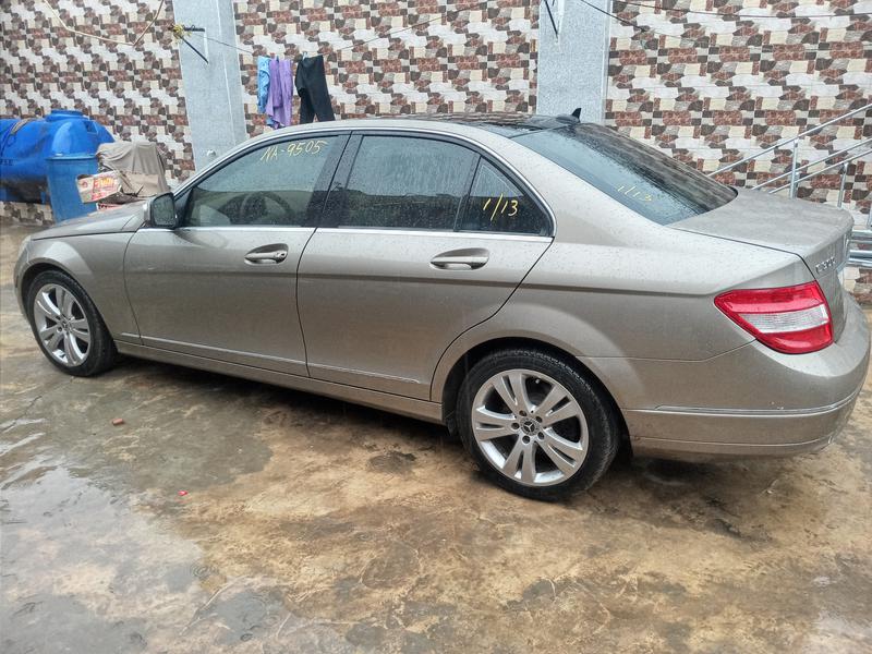 Mercedes-Benz 200 - 300 • 2008 • 1,000 km 4