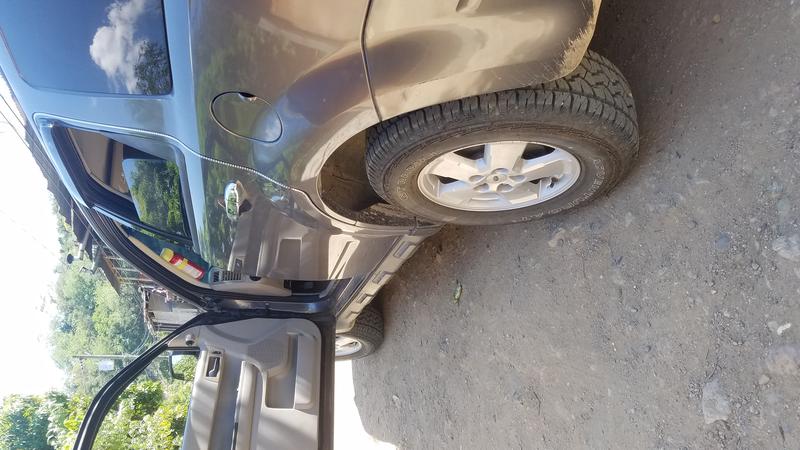 Ford Escape • 2010 • 100,300 km 4