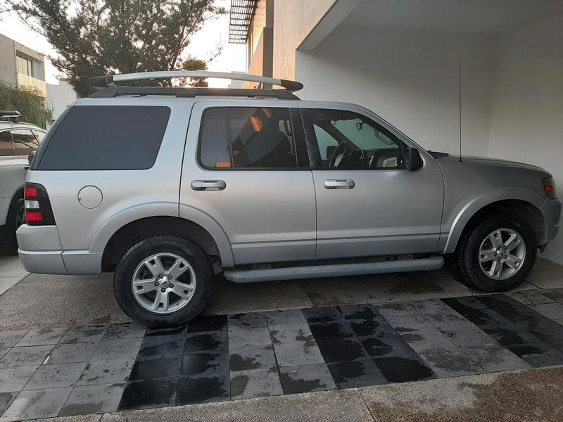 Ford Explorer • 2010 • 81,000 km 12