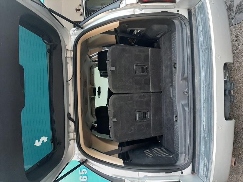 Ford Explorer • 2010 • 81,000 km 6