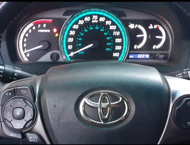 Toyota  • 2013 • 32,300 km 3