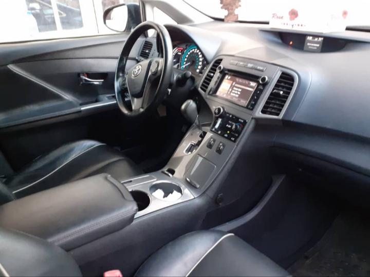 Toyota  • 2013 • 32,300 km 8