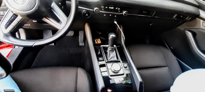 Mazda 3 • 2019 • 31,000 km 2