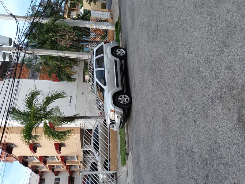 Jeep Grand Cherokee • 2005 • 110,000 km 4