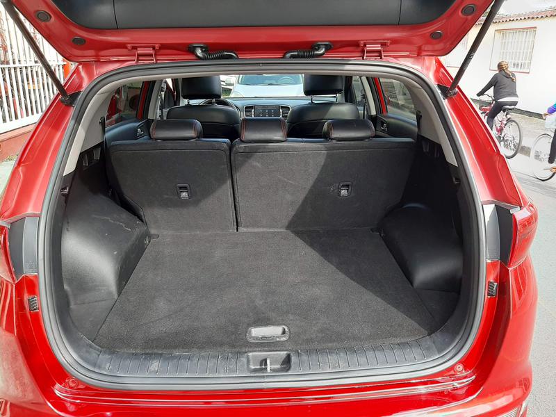 Kia  • 2017 • 55,000 km 12