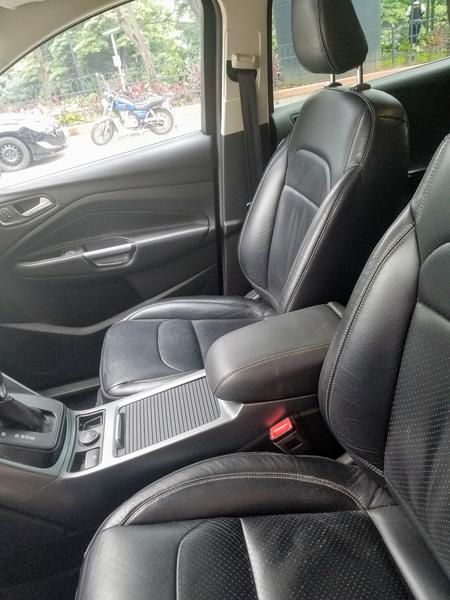 Ford Escape • 2018 • 49,400 km 9