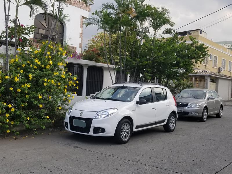 Renault Sandero • 2015 • 105 km 6