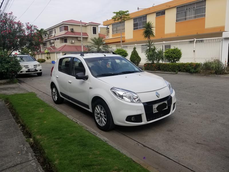 Renault Sandero • 2015 • 105 km 7