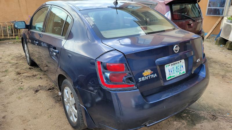 Nissan  • 2007 • 198,000 km 6