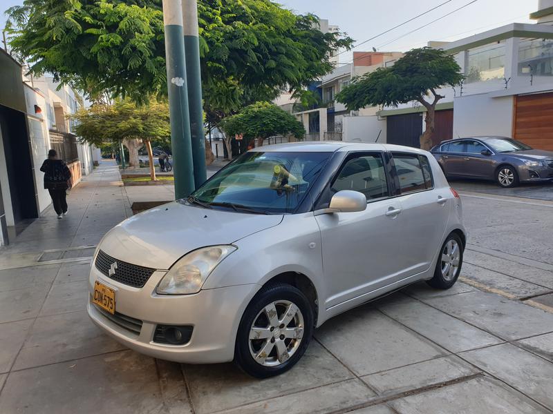 Suzuki Swift • 2009 • 130,000 km 4