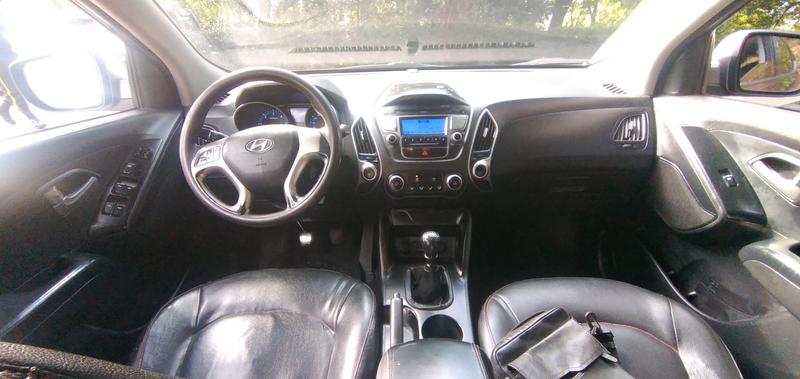 Hyundai Tucson • 2012 • 184,000 km 3