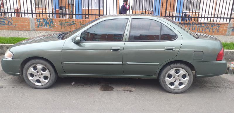 Nissan Sentra • 2005 • 127,000 km 8