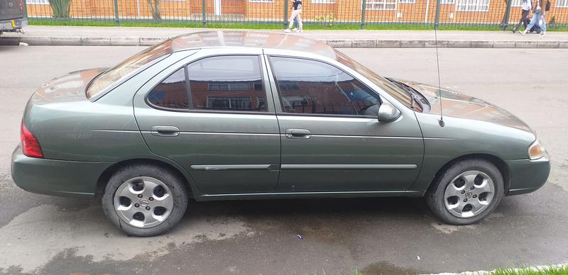 Nissan Sentra • 2005 • 127,000 km 2