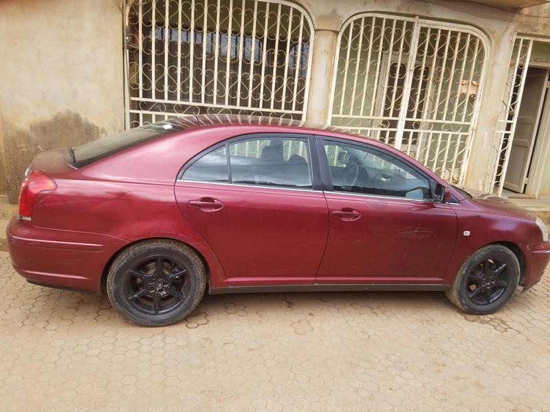 Toyota Avensis • 2005 • 176,000 km 1