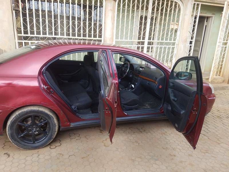 Toyota Avensis • 2005 • 176,000 km 3