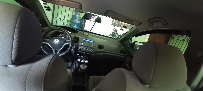 Honda Civic • 2011 • 1 km 2