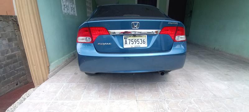 Honda Civic • 2011 • 1 km 10