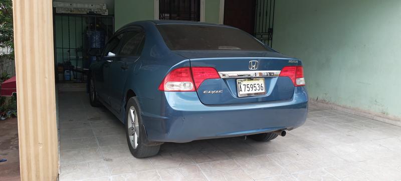 Honda Civic • 2011 • 1 km 7